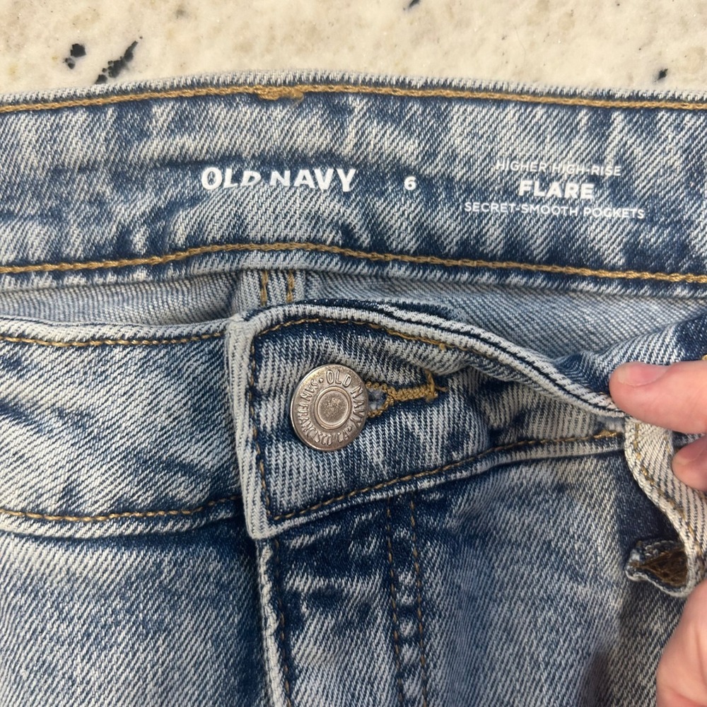 Old Navy Higher High-Rise Flare Rita Jeans Light Wash Blue Womens 6 29x32 - Picture 3 of 11
